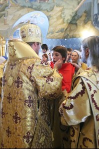 Епископ Пахомий совершил Божественную литургию в Свято-Троицком кафедральном соборе Саратова