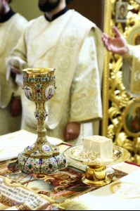 Божественная литургия на Архиерейском подворье — храме во имя преподобного Серафима Саровского г.Саратова