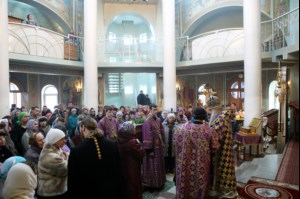 Божественная литургия и панихида в храме во имя Всех Святых, в земле Российской просиявших г. Саратова