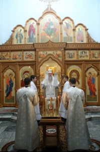 Божественная литургия и панихида в храме во имя святителя и чудотворца Николая на Елшанском кладбище г. Саратова