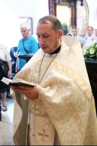 Божественная литургия в храме во имя святителя Тихона, епископа Воронежского, Задонского чудотворца г. Саратова