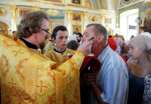 Божественная Литургия в храме во имя святой великомученицы Параскевы Пятницы села Малиновка Аркадакского района