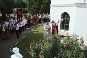 Митрополит Лонгин совершил Великое освящение Вознесенского храма Вознесенско-Пантелеимоновской церкви с. Усть-Курдюм