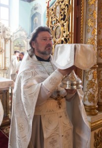 Божественная литургия в храме в честь Сошествия Святого Духа г. Саратова