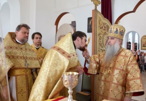 Божественная литургия в храме святых первоверховных апостолов Петра и Павла г. Красноармейска