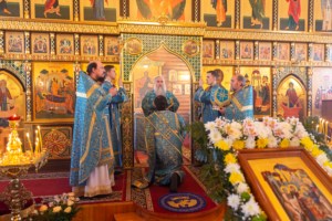 Божественная литургия в храме в честь Сретения Господня г.Саратова