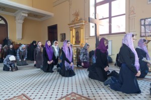 Литургия Преждеосвященных Даров на Архиерейском подворье — в храме во имя святого апостола и евангелиста Иоанна Богослова при СПДС