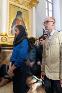Литургия Преждеосвященных Даров, малое повечерие и утреня Великого Четвертка на Архиерейском подворье — в храме во имя святых равноапостольных Мефодия и Кирилла при СГУ