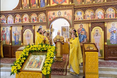 Божественная литургия в храме во имя святителя Николая Японского г. Саратова