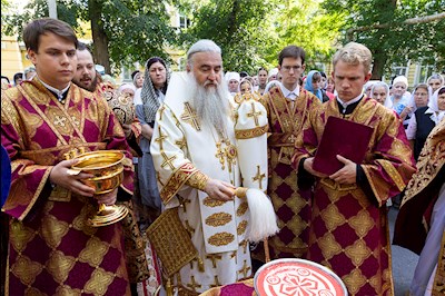 Божественная литургия в храме во имя великомученика и целителя Пантелеимона г. Саратова
