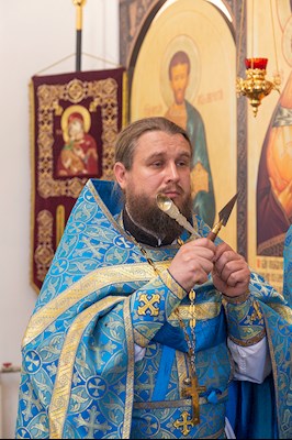 Божественная литургия в храме в честь Владимирской иконы Божией Матери с. Багаевка