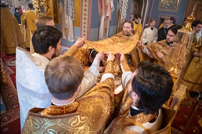 Митрополит Игнатий совершил Божественную литургию в Свято-Троицком кафедральном соборе г. Саратова