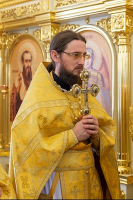Божественная литургия в храме в честь святителя Иоанна Златоуста в п. Зональный г. Саратова