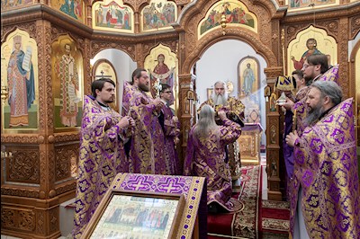 Божественная литургия в храме в честь святого равноапостольного великого князя Владимира г. Саратова