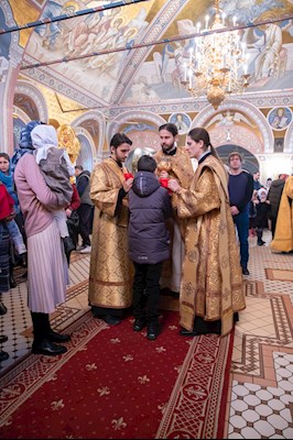 Митрополит Игнатий совершил Божественную литургию в Свято-Троицком кафедральном соборе г. Саратова