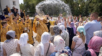 Митрополит Игнатий совершил Божественную литургию в храме Всех святых, в земле Русской просиявших, г. Саратова