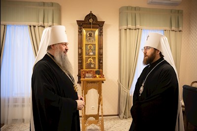 Совершена панихида по саратовским святителям