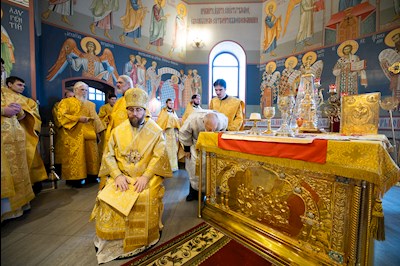 Митрополит Игнатий совершил Божественную литургию в Свято-Никольском мужском монастыре г. Саратова