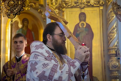 Митрополит Игнатий совершил всенощное бдение с чином выноса Креста в Свято-Троицком кафедральном соборе г. Вольска