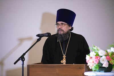 Митрополит Игнатий вручил дипломы выпускникам СПДС