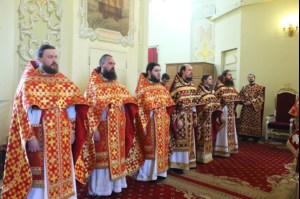 Божественная литургия в храме в честь Покрова Пресвятой Богородицы