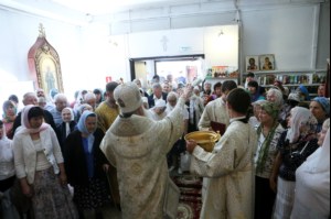 Божественная литургия в храме во имя святителя Тихона, епископа Воронежского, Задонского чудотворца г.Саратова