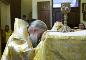 Божественная литургия на Архиерейском подворье — храме во имя преподобного Серафима Саровского г.Саратова