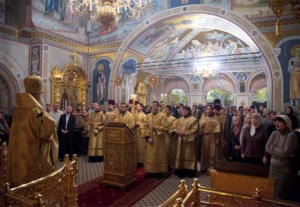 Божественная литургия и новогодний молебен в Свято-Троицком кафедральном соборе города Саратова