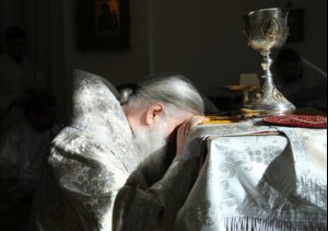 Божественная литургия в храме во имя святого равноапостольного великого князя Владимира г. Саратова
