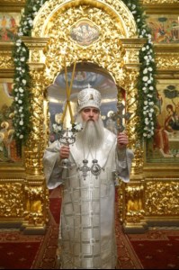 Митрополит Лонгин совершил Рождественское ночное богослужение
