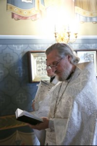 Крещальная литургия в Свято-Троицком соборе Саратова