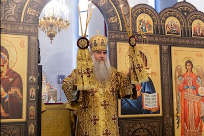 Божественная литургия в храме во имя первоверховных апостолов Петра и Павла г. Саратова