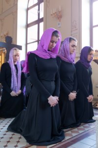 Литургия Преждеосвященных Даров на Архиерейском подворье — в храме во имя святого апостола и евангелиста Иоанна Богослова при СПДС