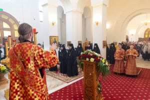 Божественная литургия в Свято-Алексиевском женском монастыре г. Саратова