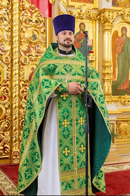 Божественная литургия в соединении с вечерней в Свято-Троицком кафедральном соборе г. Вольска