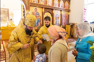 Епископ Манхэттенский Николай совершил Божественную литургию в храме святителя Николая Японского г. Саратова