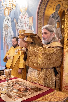 Митрополит Игнатий совершил Божественную литургию в Свято-Троицком кафедральном соборе г. Саратова