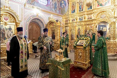 Всенощное бдение в Свято-Троицком кафедральном соборе г. Саратова