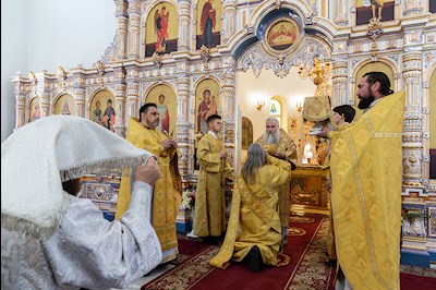 Божественная литургия в храме во имя святых первоверховных апостолов Петра и Павла г. Аткарска