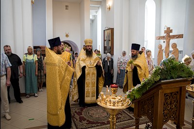 В саратовских храмах отметили День Крещения Руси