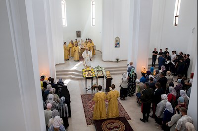 Божественная литургия в храме святителя Тихона, Епископа Воронежского, Задонского чудотворца г. Саратова