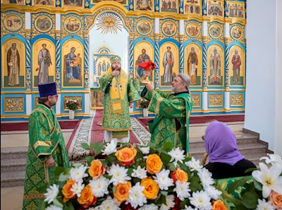 Митрополит Игнатий совершил Божественную литургию в Свято-Сергиевском женском монастыре села Алексеевка Базарно-Карабулакского района