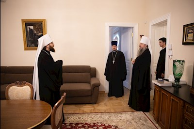 Совершена панихида по саратовским святителям