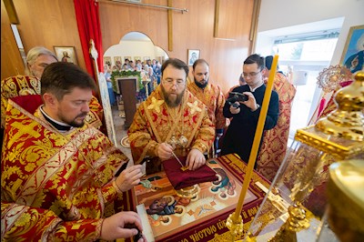 Митрополит Игнатий совершил Великое освящение храма Архангела Михаила с. Курдюм и первую Божественную литургию в новоосвященном храме