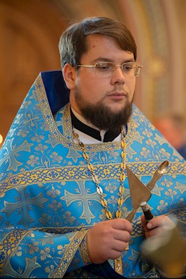Митрополит Игнатий совершил Божественную литургию в Свято-Троицком кафедральном соборе Саратова