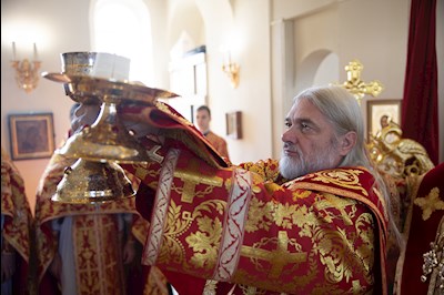 Митрополит Игнатий совершил Божественную литургию пасхальным чином в храме святого пророка Илии п. Сенной Вольского района