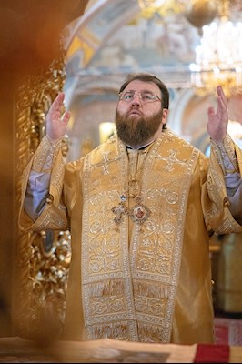 Митрополит Игнатий совершил Божественную литургию в Свято-Троицком кафедральном соборе Саратова