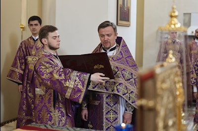 Митрополит Игнатий совершил Божественную литургию в соборном храме святителя Спиридона Тримифунтского г. Саратова