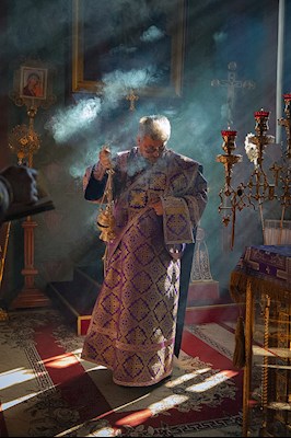 Митрополит Игнатий совершил Божественную литургию в Крестовоздвиженском храме г. Хвалынска