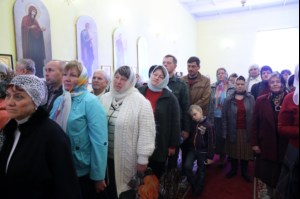 Божественная литургия в храме во имя мучениц Веры, Надежды, Любови и матери их Софии поселка Светлый Татищевского района
